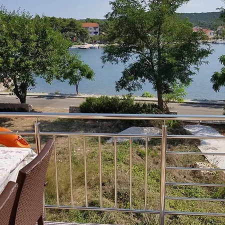 Zvone