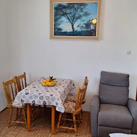 Zvone Apartment