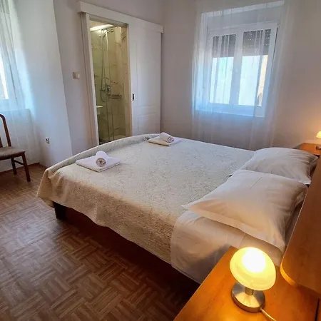 Zvone Apartman Veli Rat